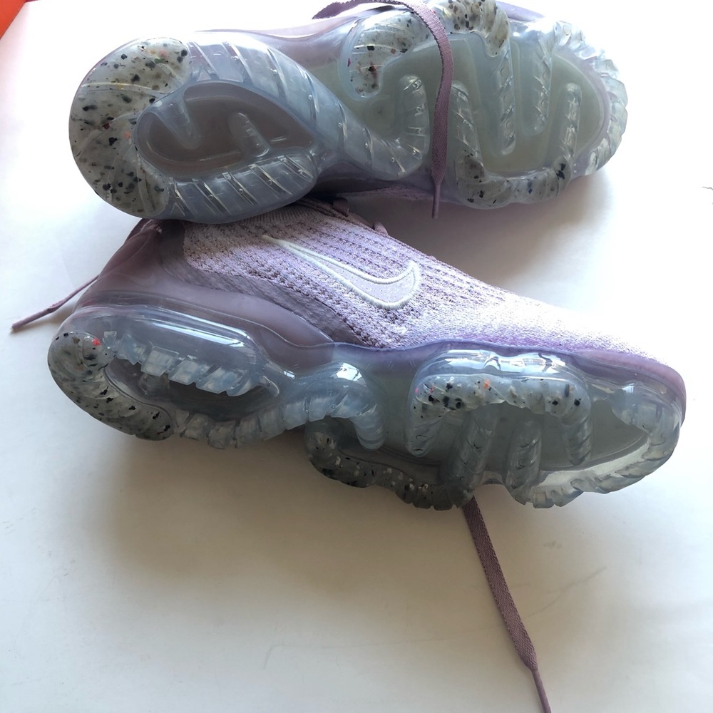 Nike Vapor Max Sneakers - Picture 6 of 9
